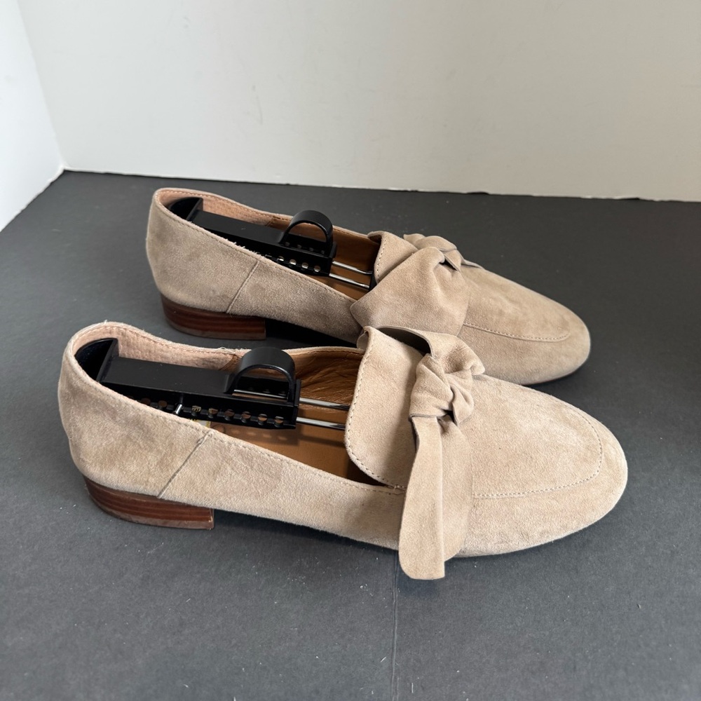 Franco Sarto Abyss Beige Suede Loafers with Bow Detail. Size 10M - Picture 7 of 14